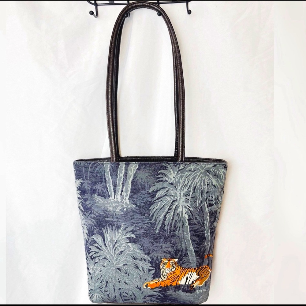 Bueno Gray and Black Tote with Tiger Design